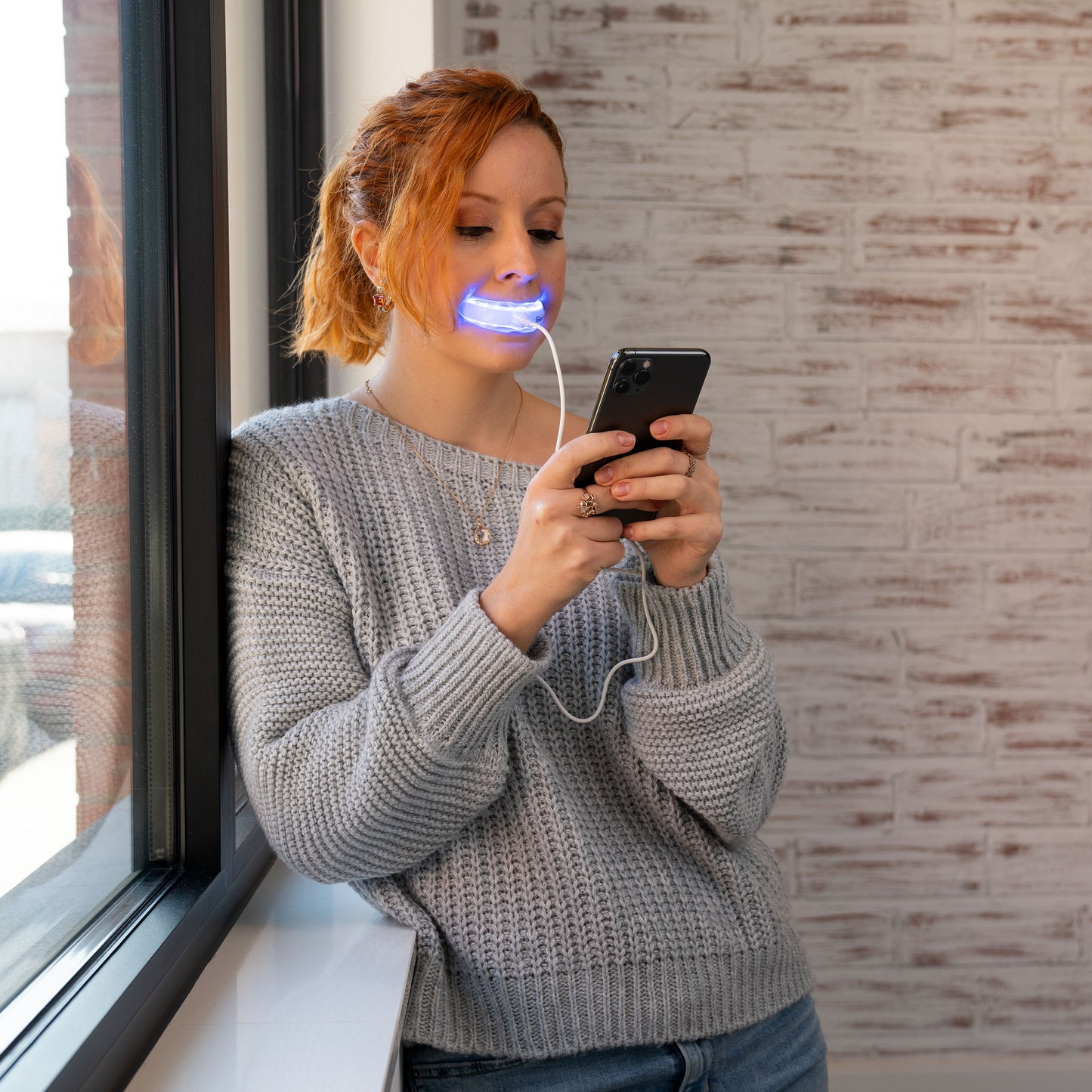 Zahnaufhellung Set mit LED – Whitening Kit für Zuhause (Smartphone kompatibel) (Made in USA)