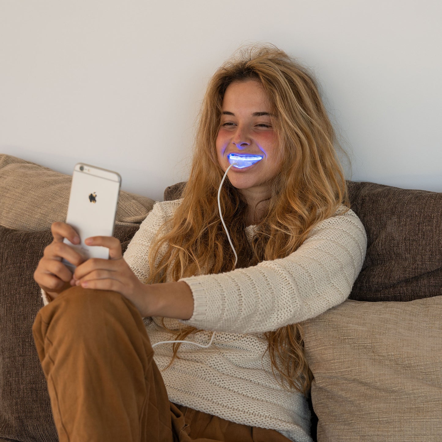 Zahnaufhellung Set mit LED – Whitening Kit für Zuhause (Smartphone kompatibel) (Made in USA)