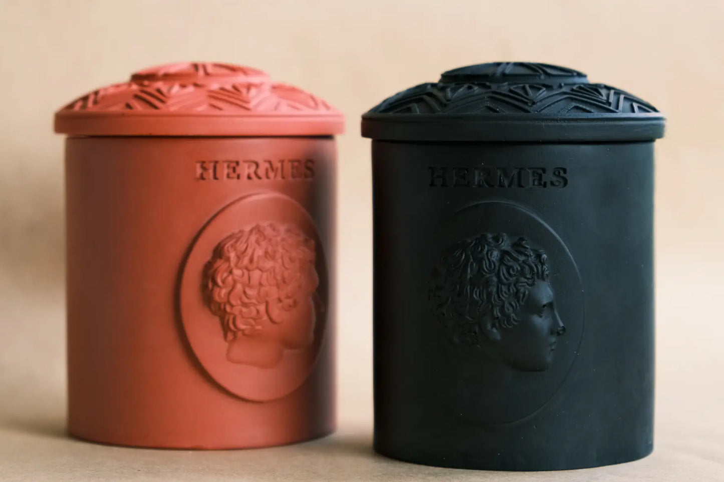 Hermès Duftkerze im Glas - schwarz (Kirschblüte) - Éclat de l´Aube