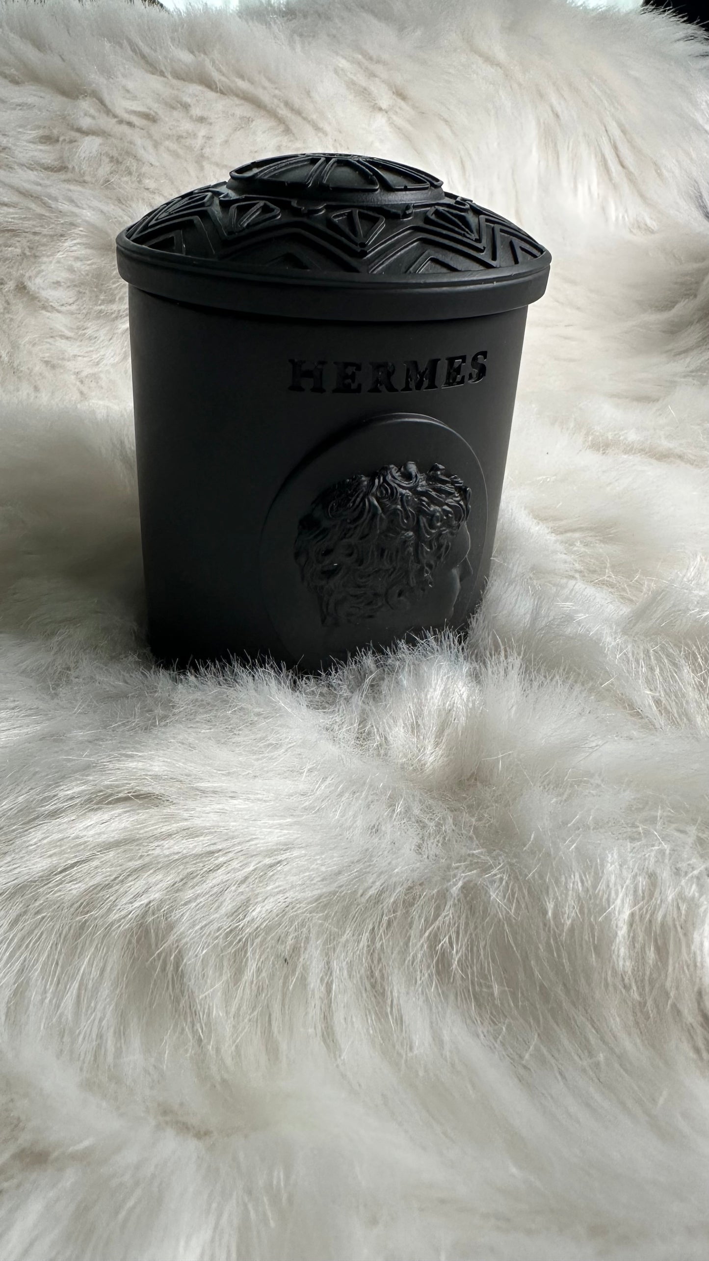 Hermès Duftkerze im Glas - schwarz (Kirschblüte) - Éclat de l´Aube